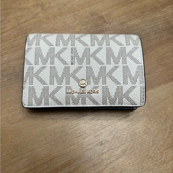 NWOT Michael Kors Jet Set Charm Medium Slim Bifold Wallet, Vanilla & Sky Blue - Picture 2 of 6